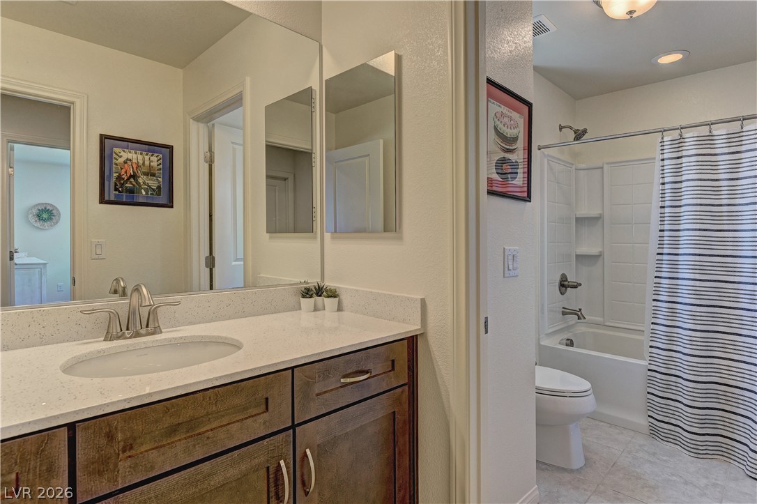 4565 Amazing View Street