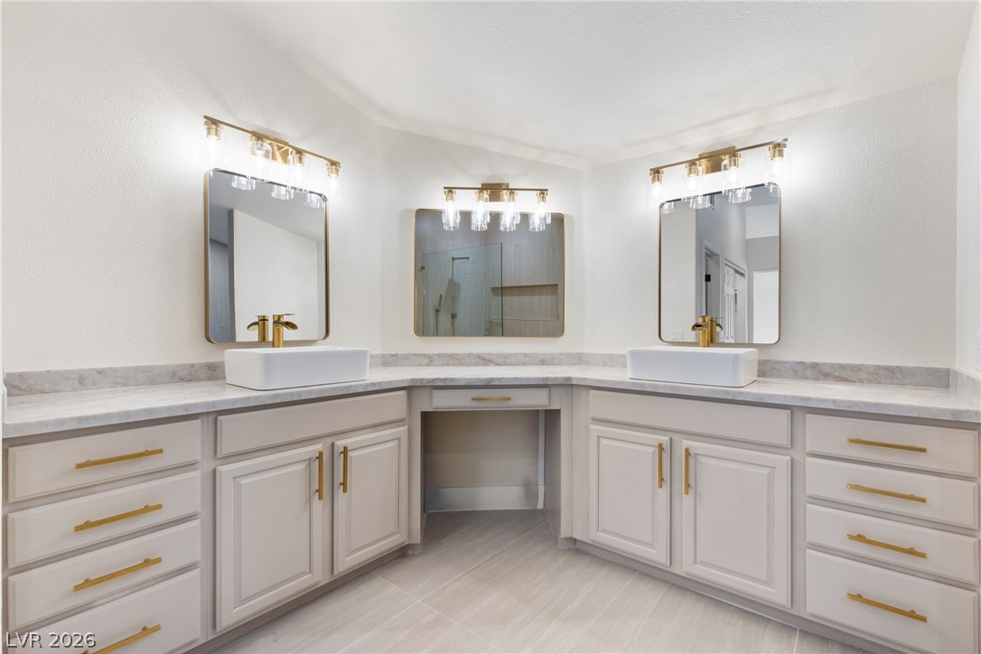 1700 Double Arrow Place