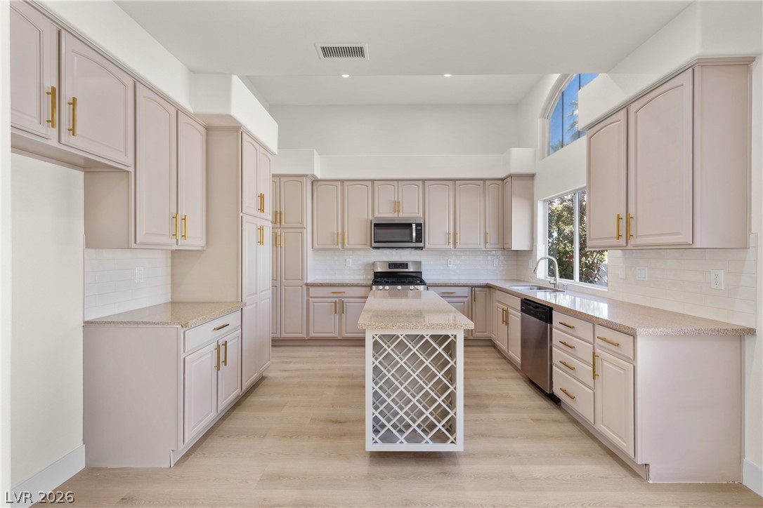 1700 Double Arrow Place