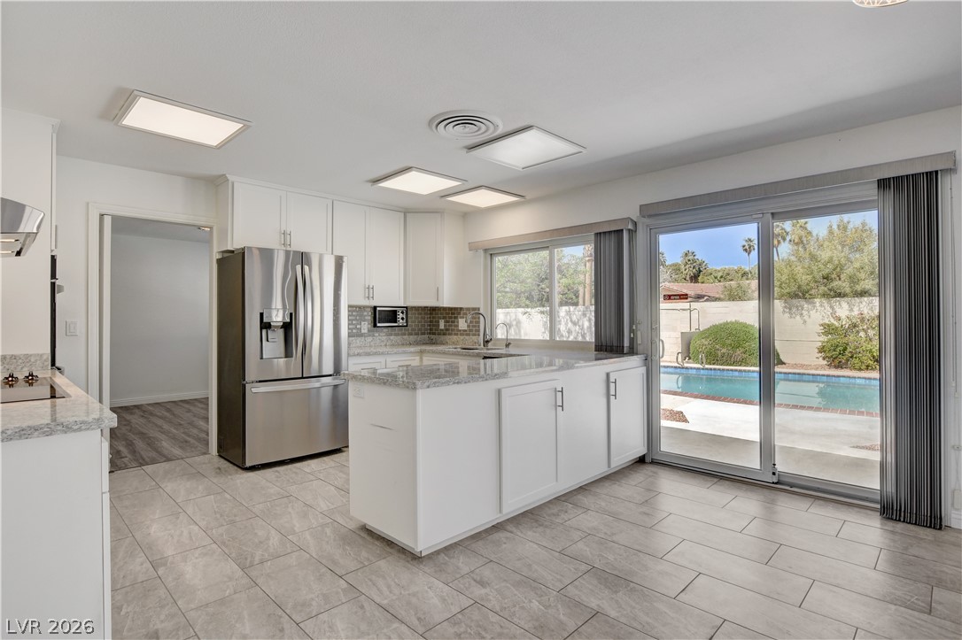 3770 Meadowcrest Drive