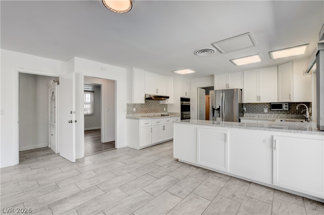 3770 Meadowcrest Drive