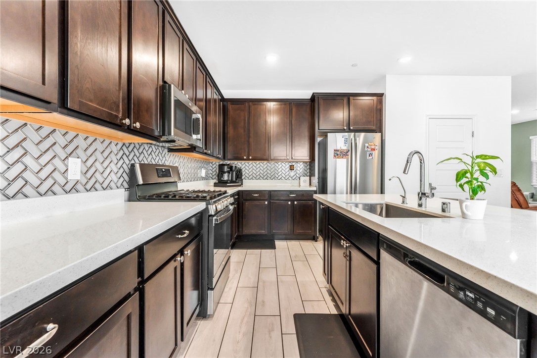 8859 Mountain Lion Avenue