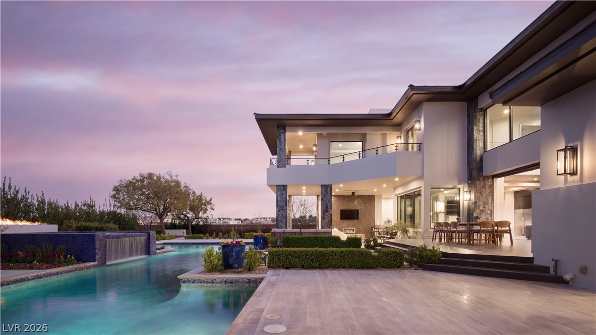 6 Bright Hollow Court