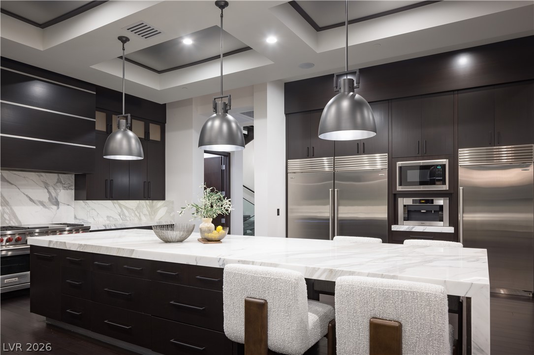 6 Bright Hollow Court