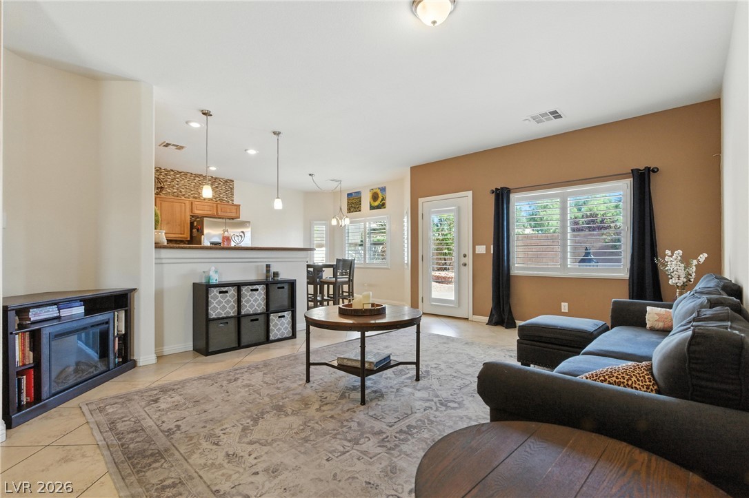 9004 Harbor Wind Avenue