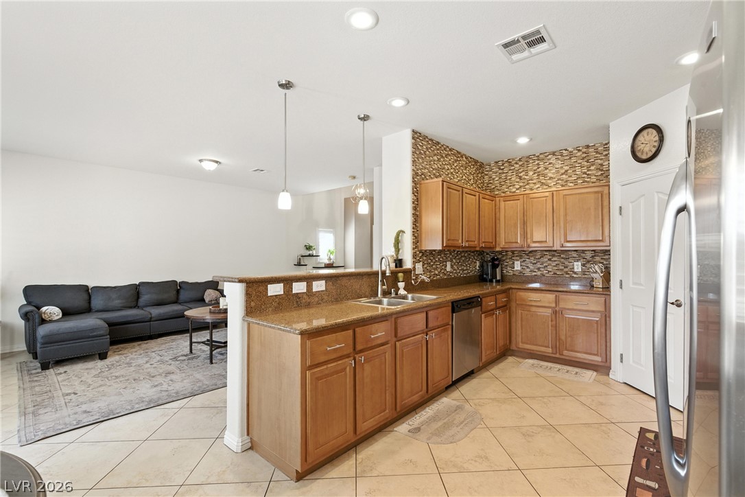 9004 Harbor Wind Avenue