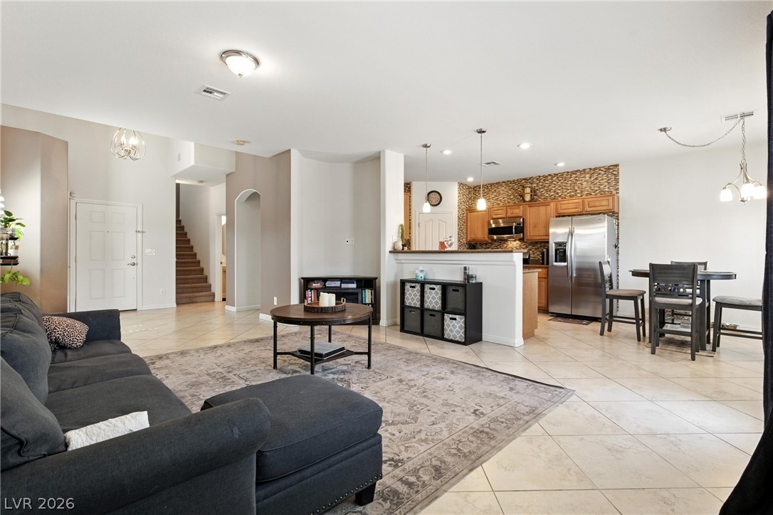 9004 Harbor Wind Avenue