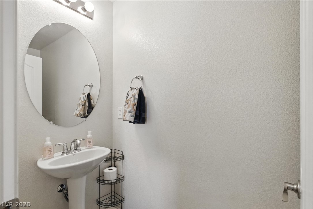 9004 Harbor Wind Avenue