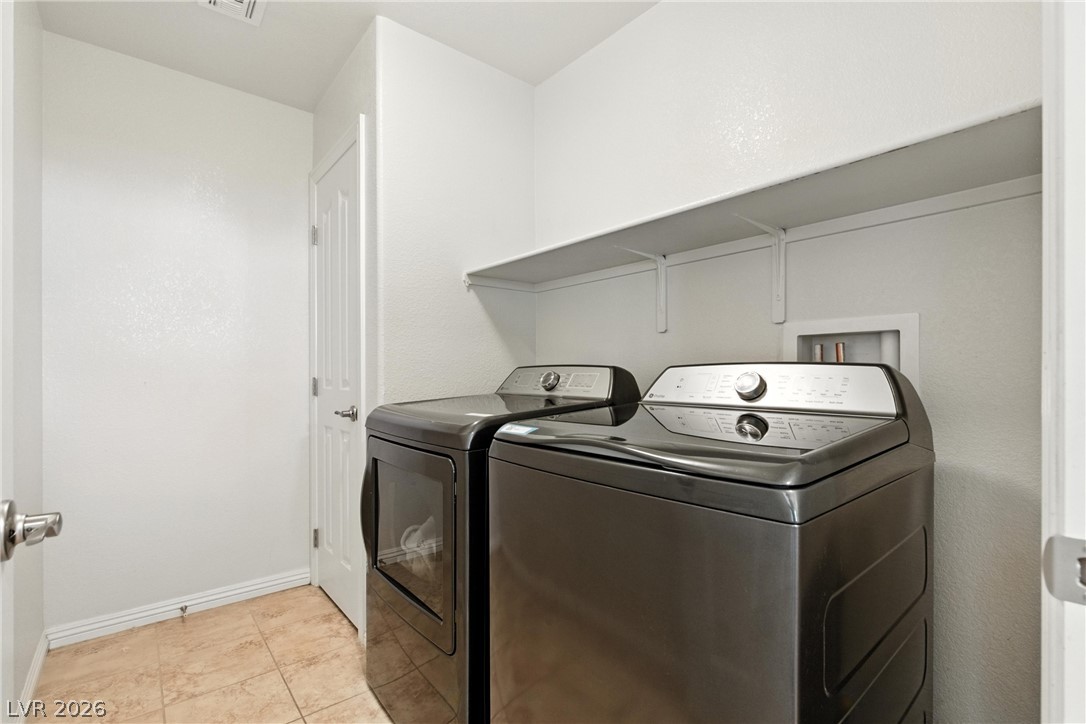 9004 Harbor Wind Avenue