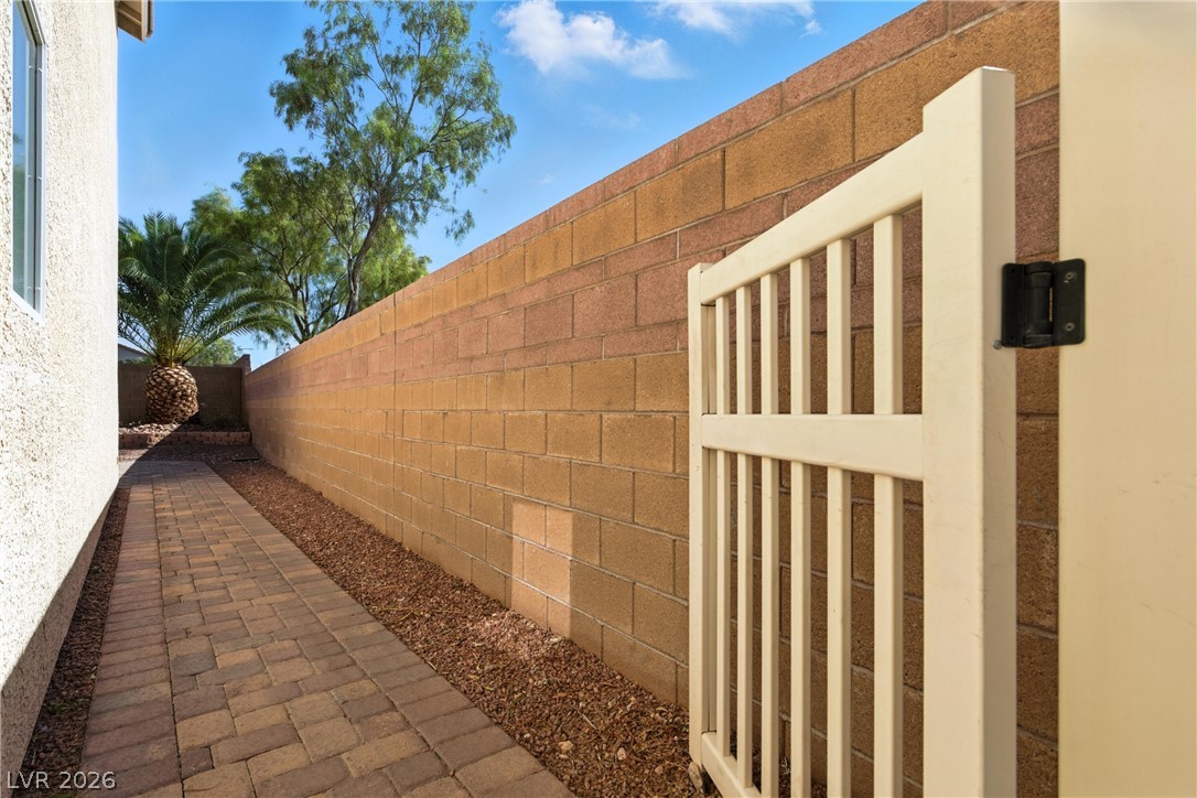 9004 Harbor Wind Avenue