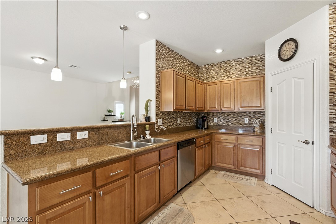 9004 Harbor Wind Avenue