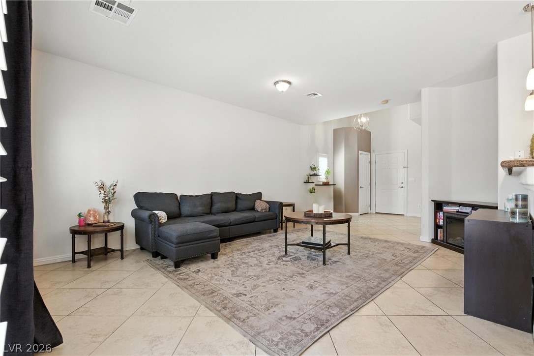 9004 Harbor Wind Avenue