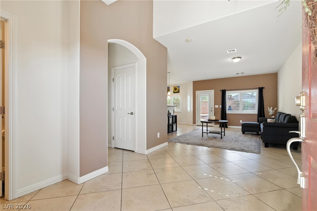 9004 Harbor Wind Avenue