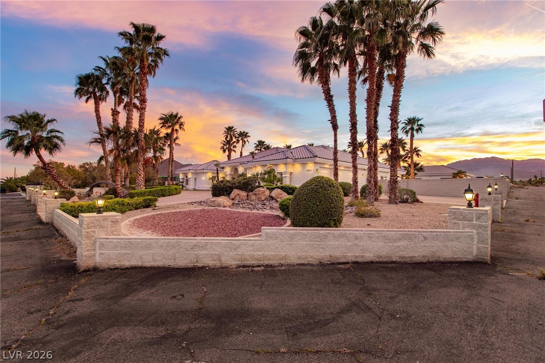 5891 North Campbell Road