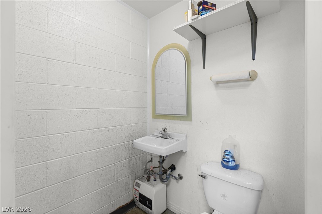 5891 North Campbell Road