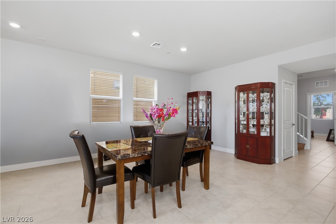 1144 Green Lovebird Street