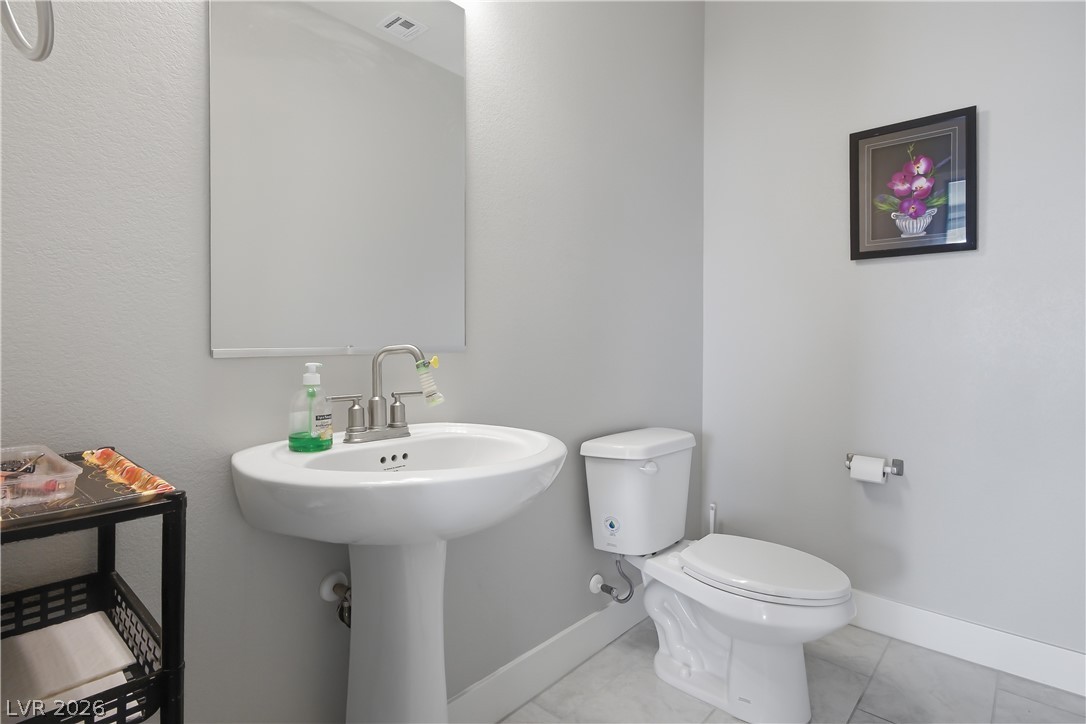 1144 Green Lovebird Street