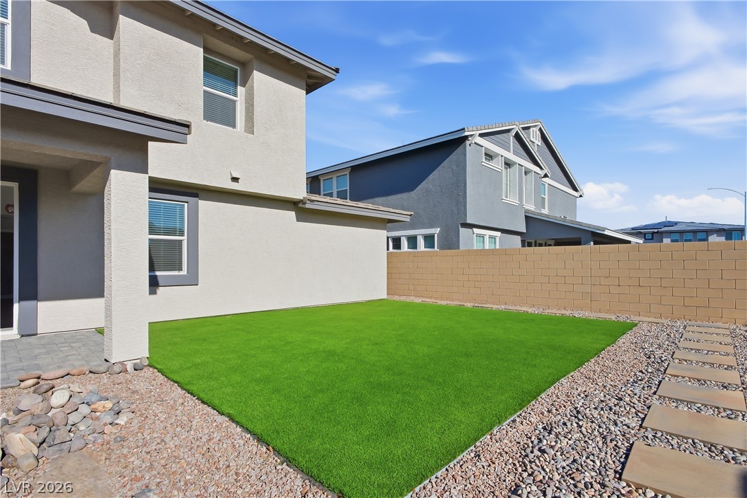 1144 Green Lovebird Street