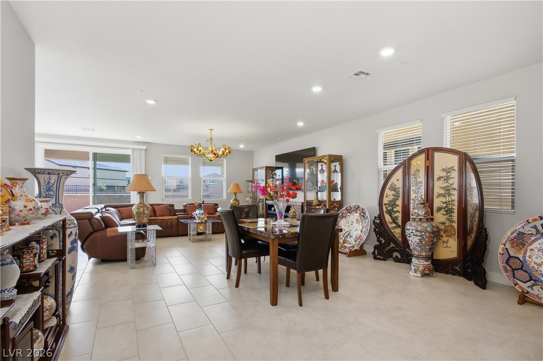 1144 Green Lovebird Street