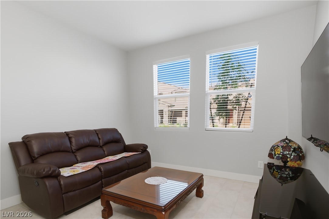 1144 Green Lovebird Street