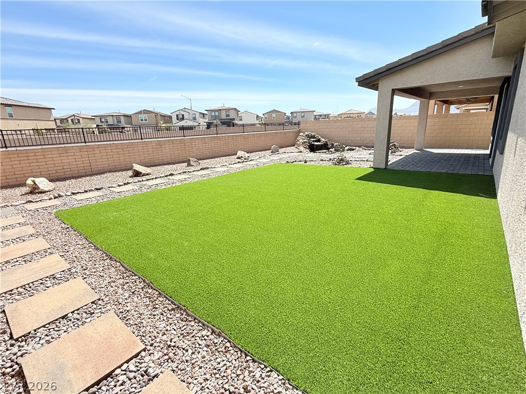 1144 Green Lovebird Street