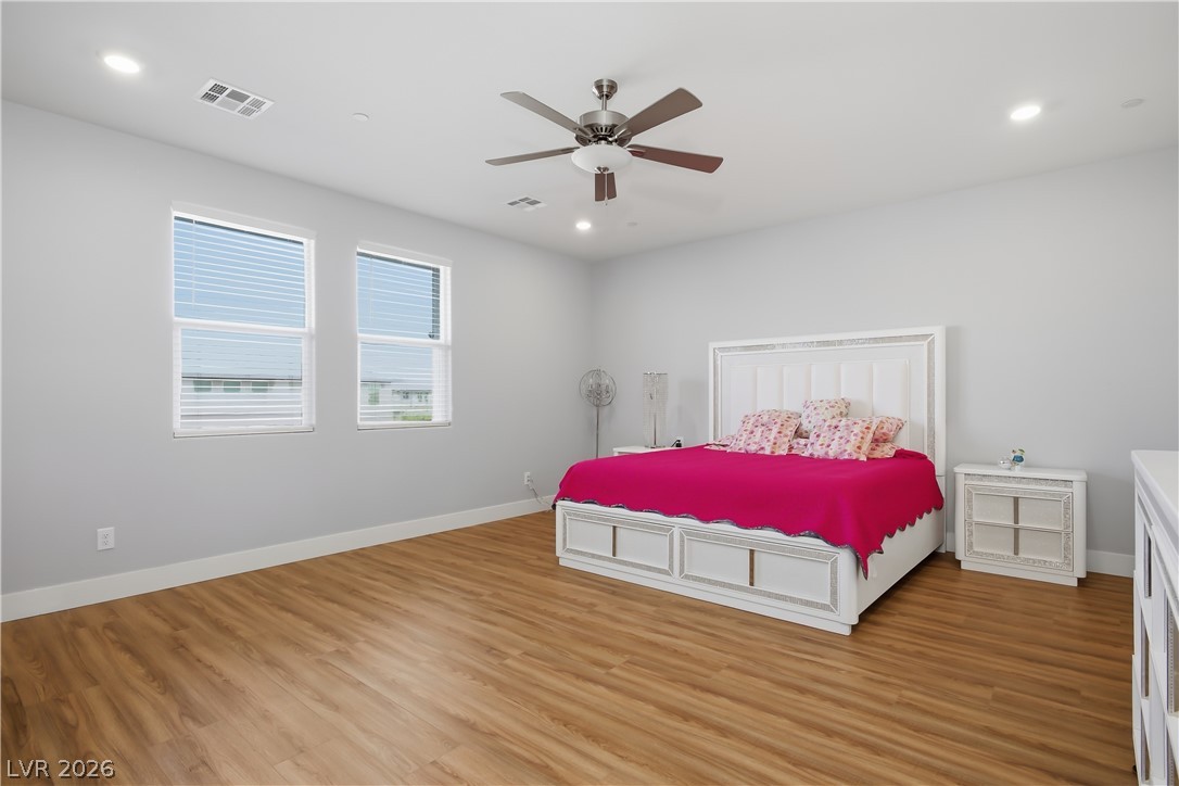 1144 Green Lovebird Street