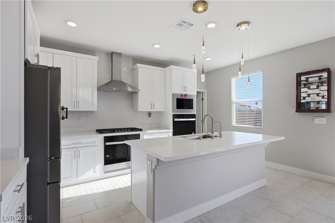 1144 Green Lovebird Street