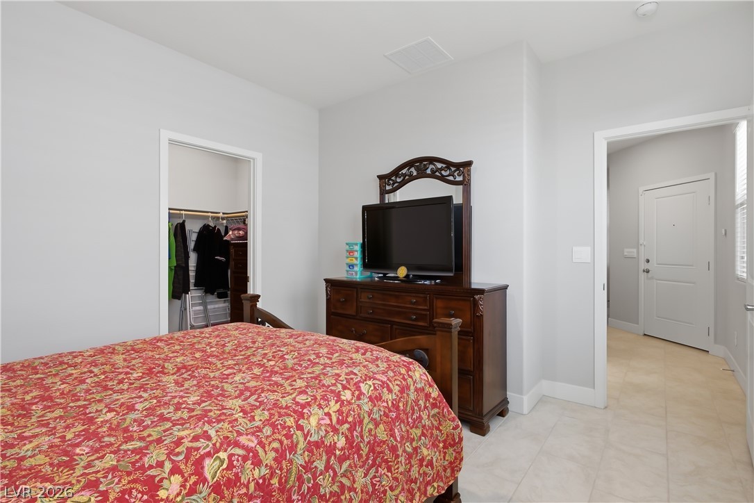 1144 Green Lovebird Street