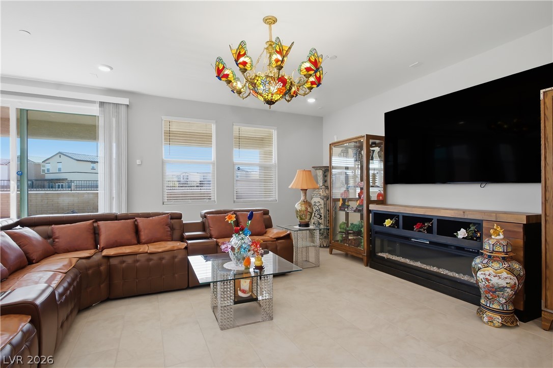 1144 Green Lovebird Street