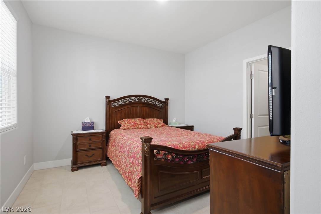 1144 Green Lovebird Street