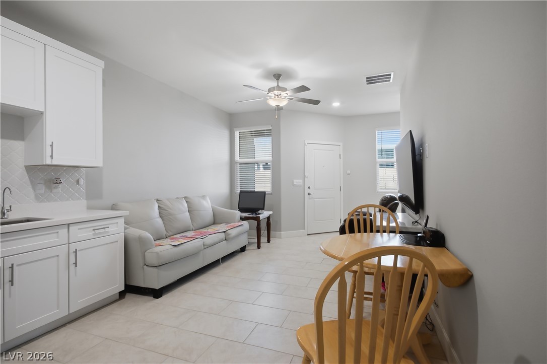 1144 Green Lovebird Street