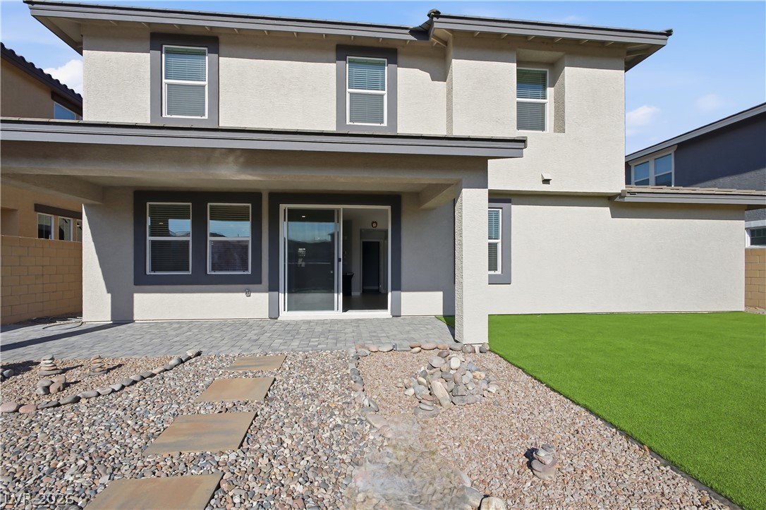 1144 Green Lovebird Street