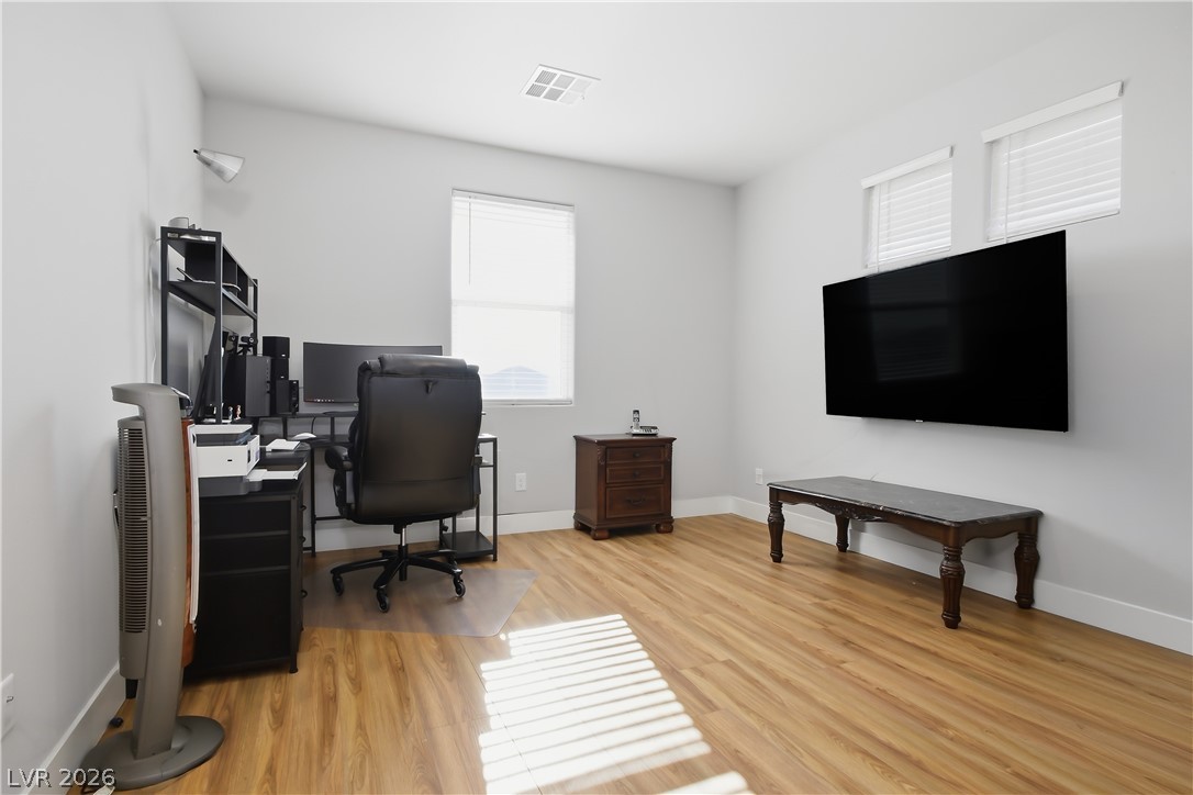 1144 Green Lovebird Street