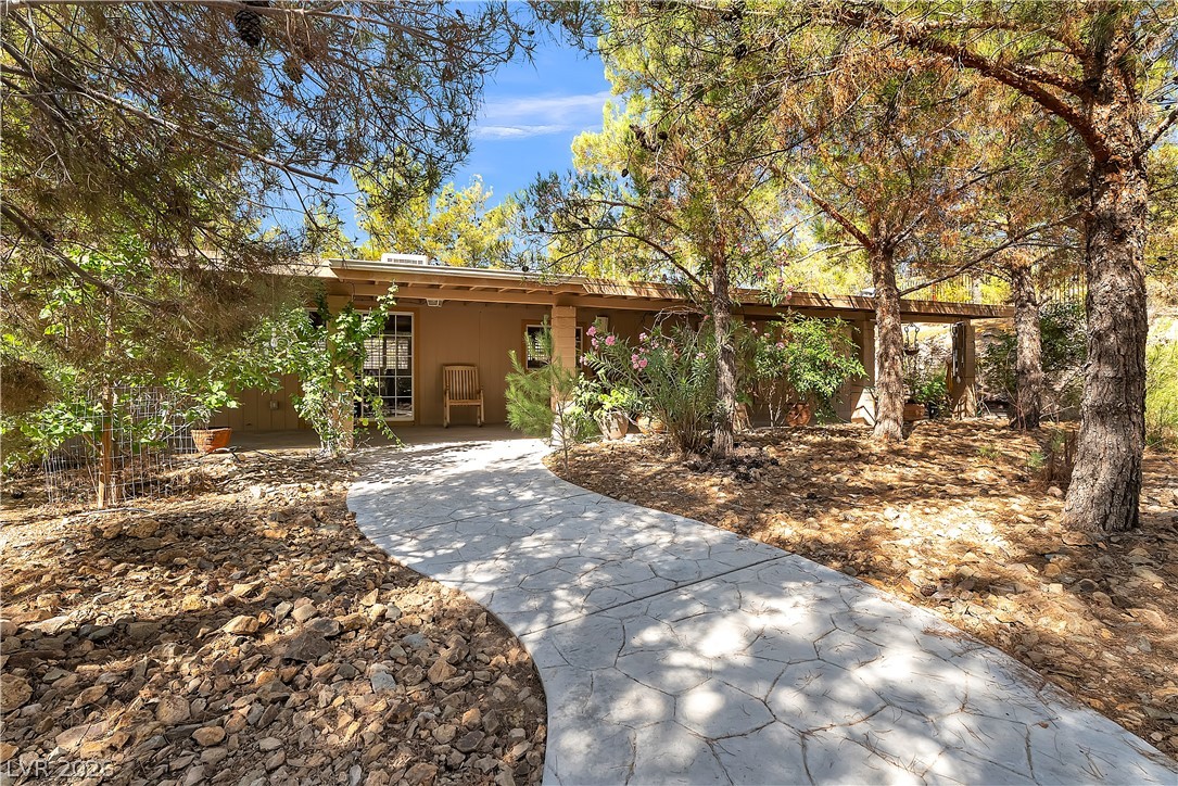 12575 West Wigwam Avenue