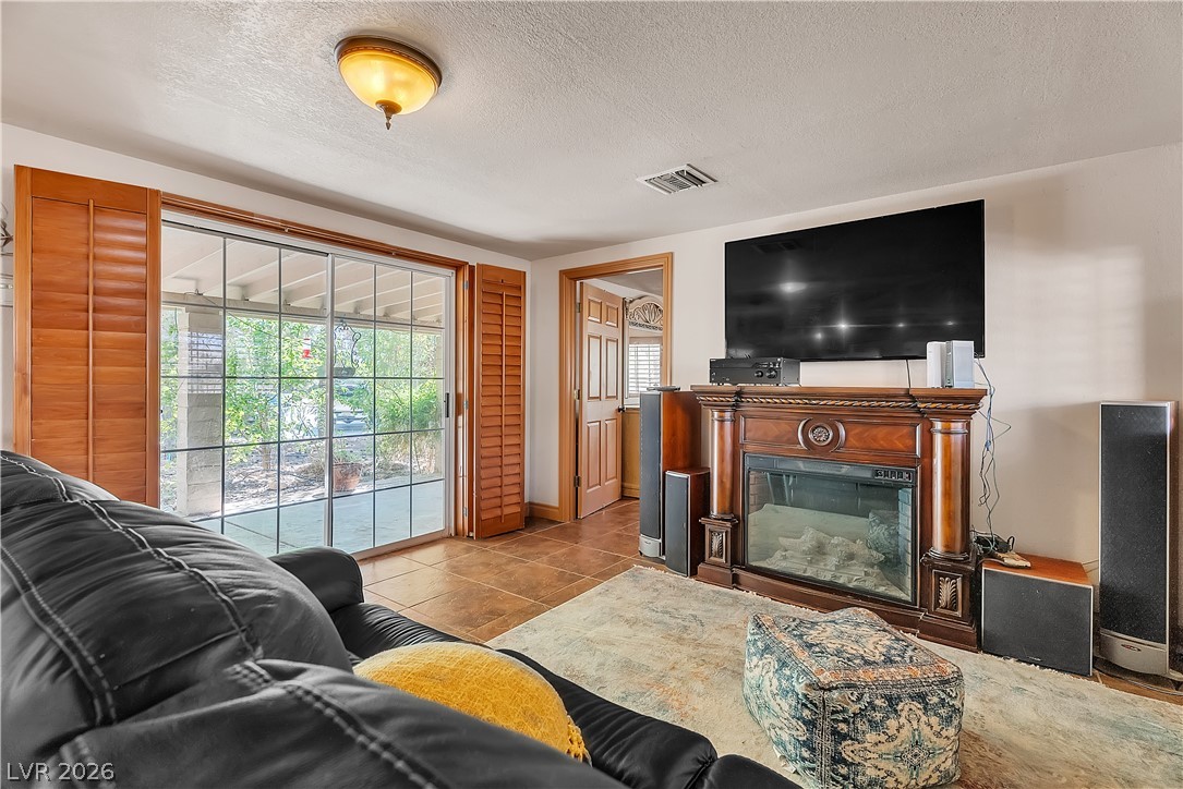 12575 West Wigwam Avenue