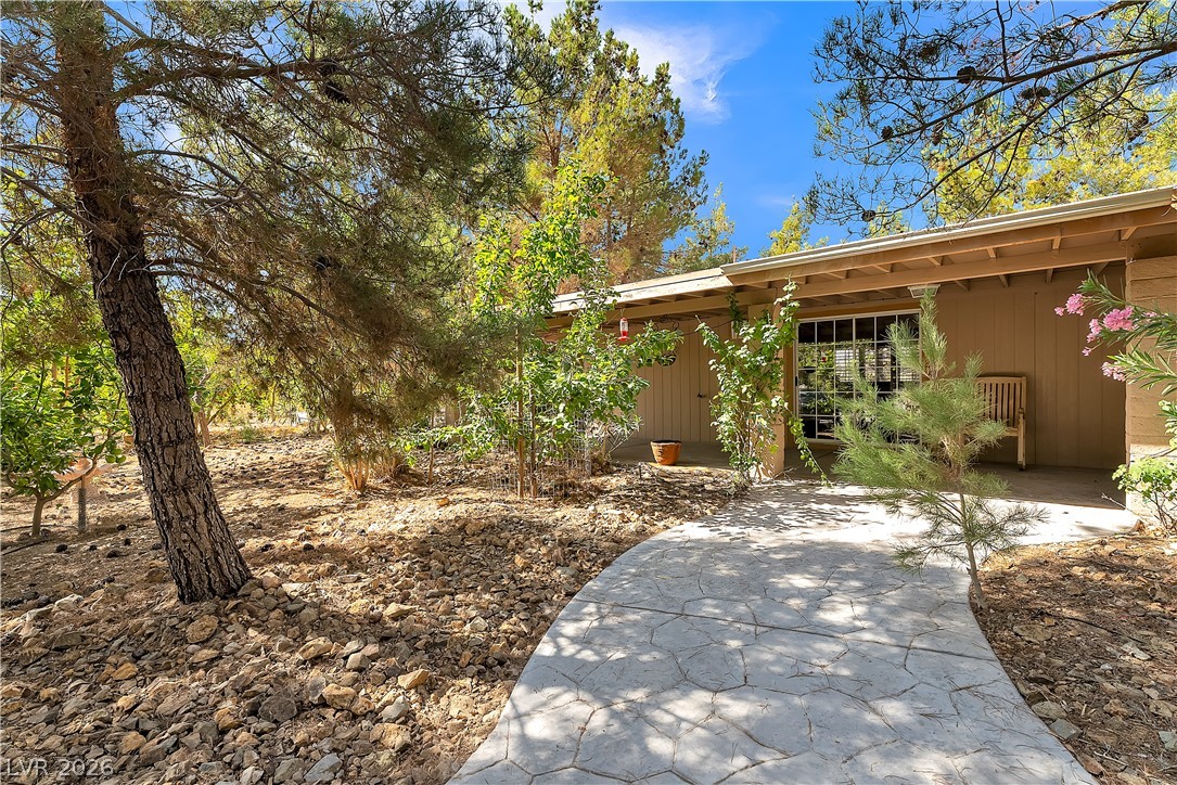 12575 West Wigwam Avenue