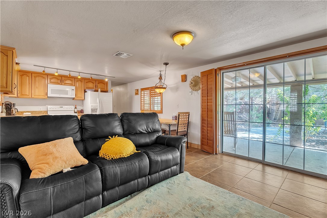 12575 West Wigwam Avenue