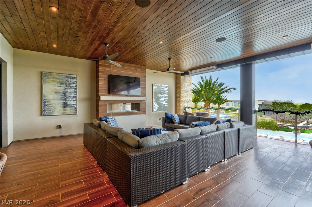 4142 Ombre Street