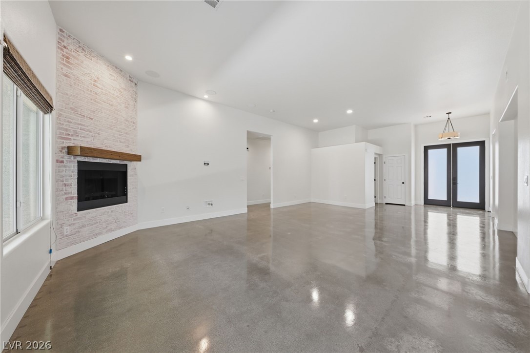 1053 Golden Splendor Court