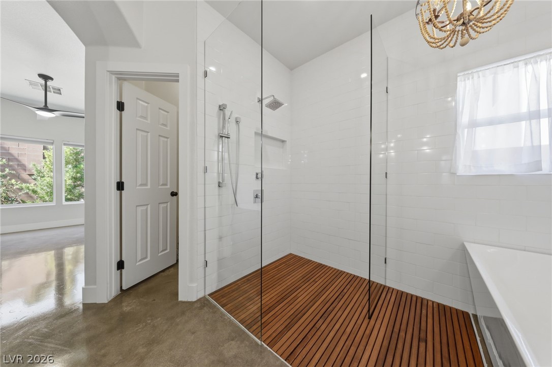 1053 Golden Splendor Court