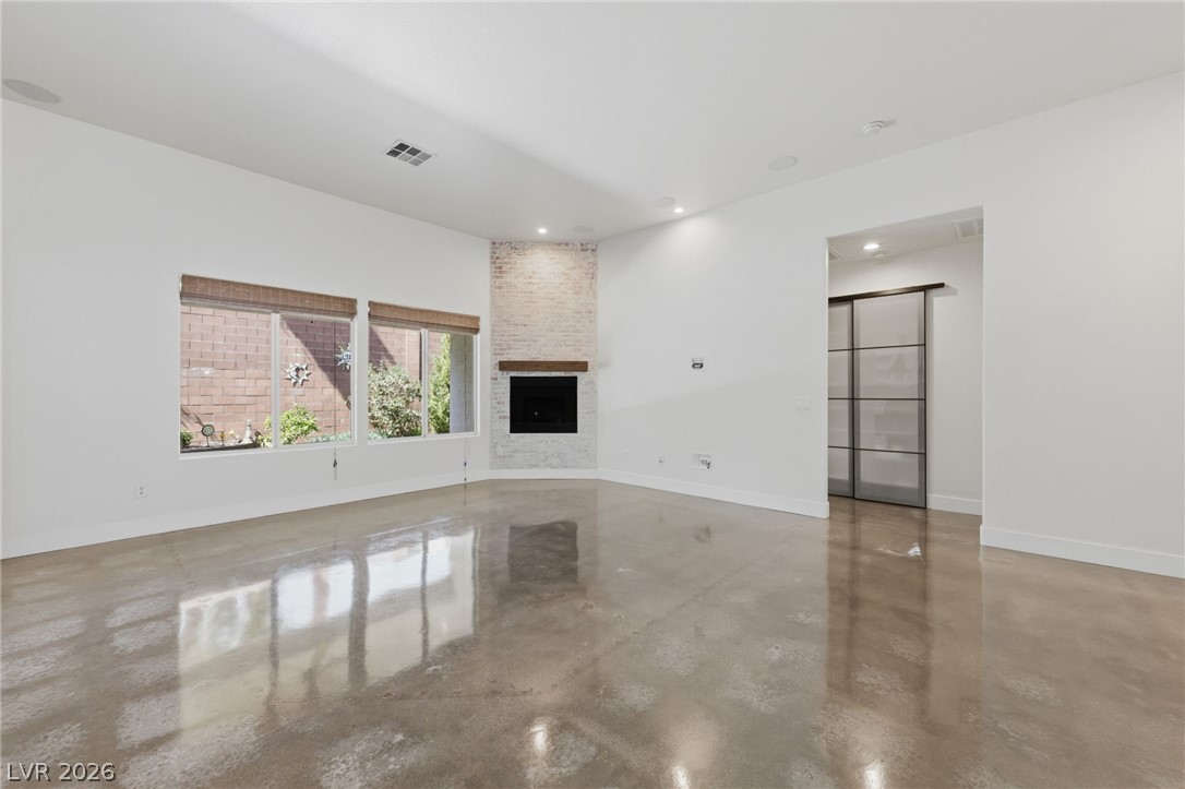 1053 Golden Splendor Court