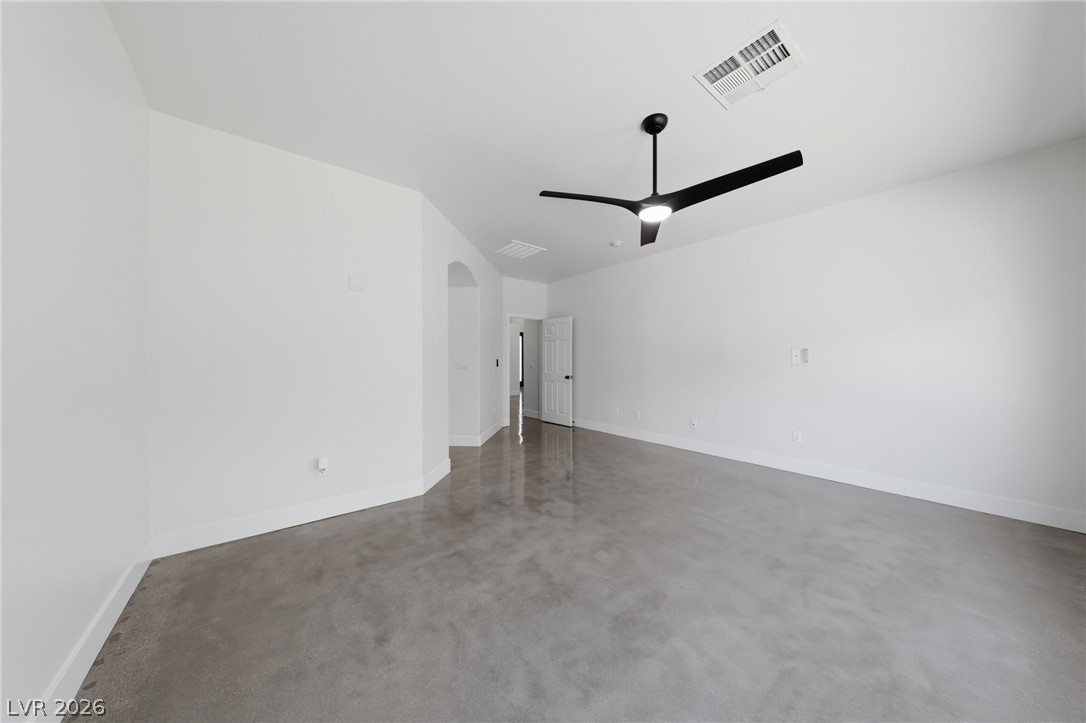 1053 Golden Splendor Court