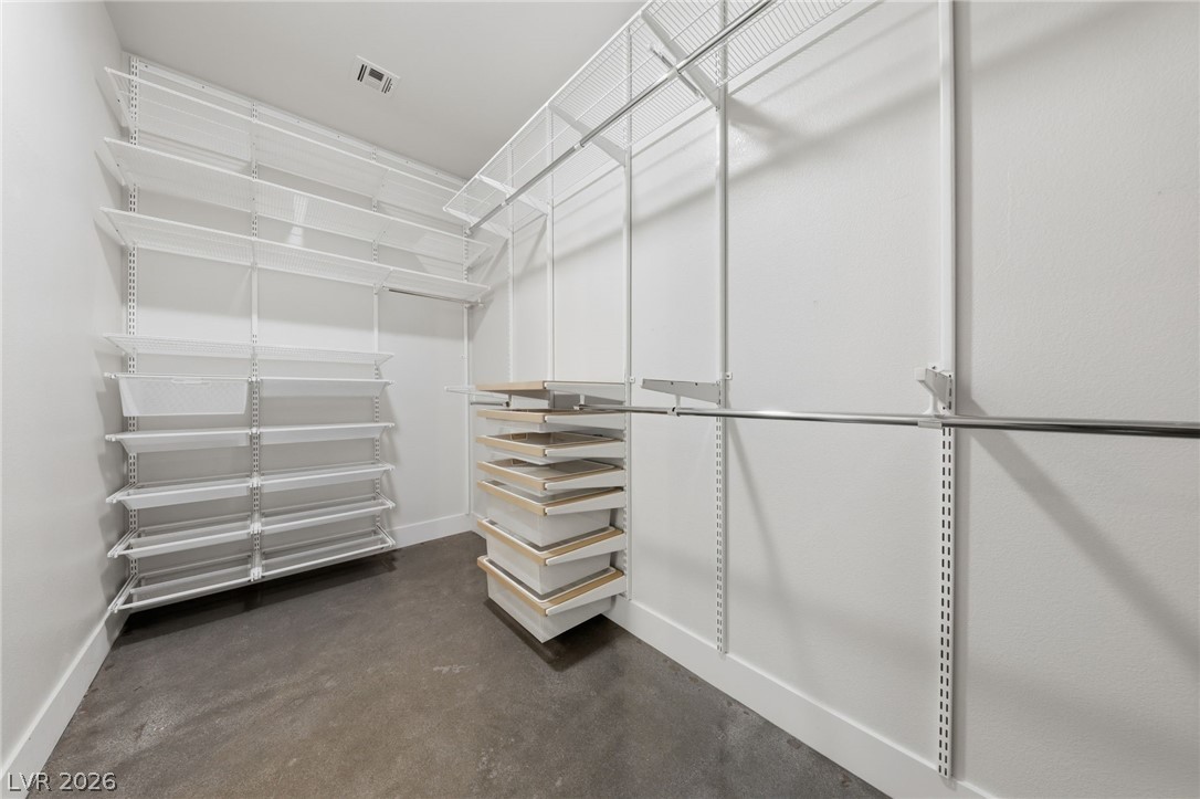 1053 Golden Splendor Court