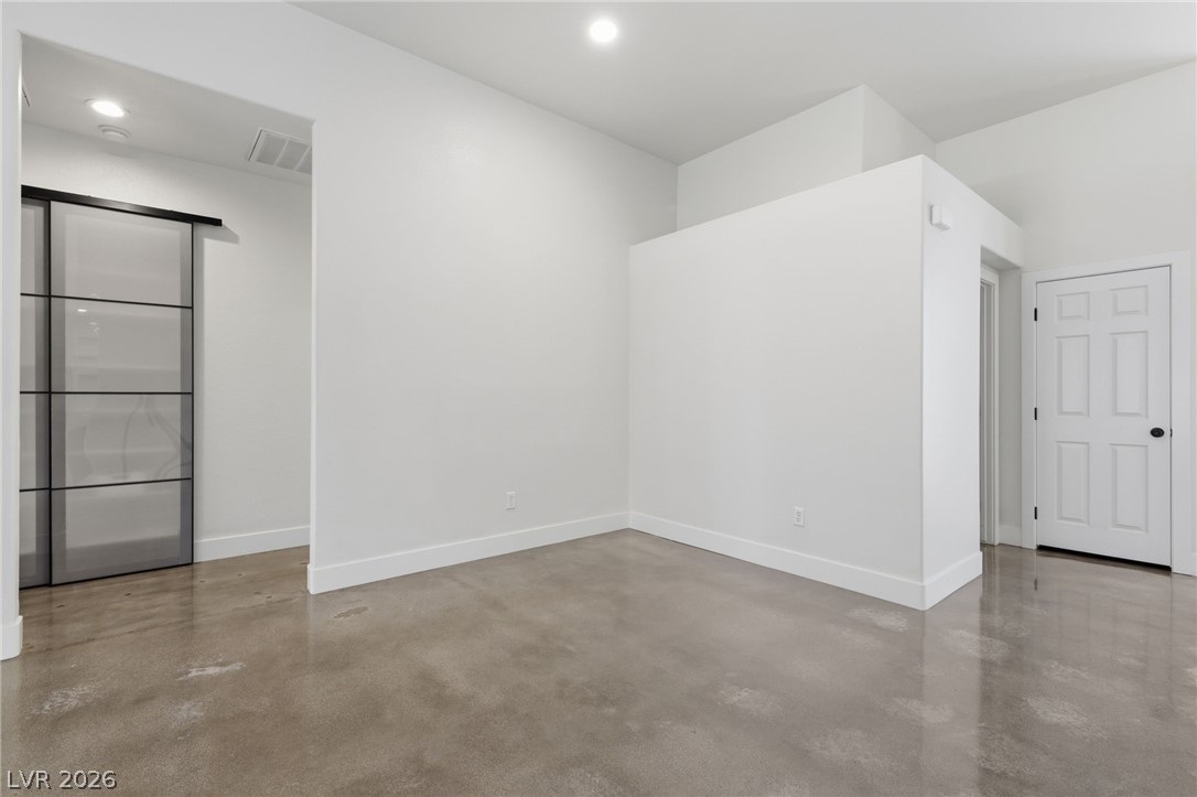 1053 Golden Splendor Court