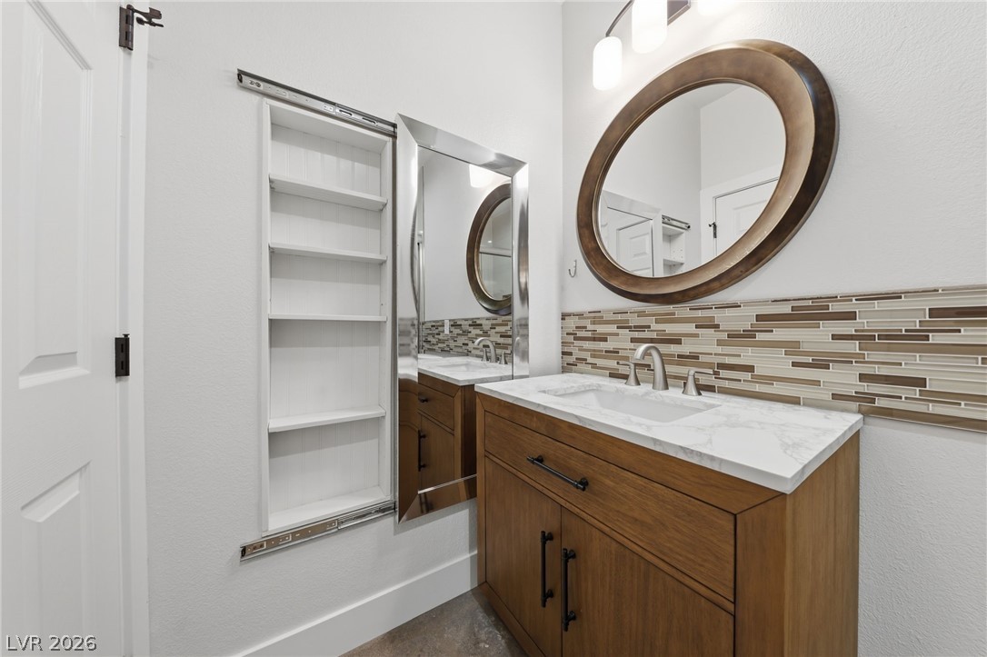 1053 Golden Splendor Court