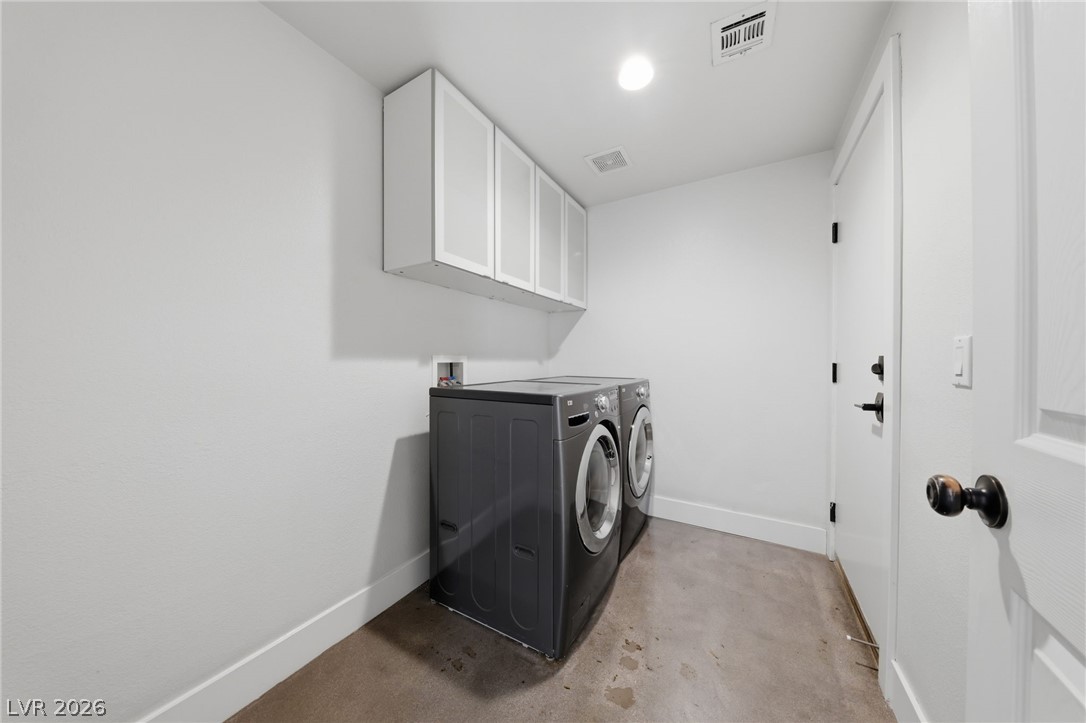 1053 Golden Splendor Court