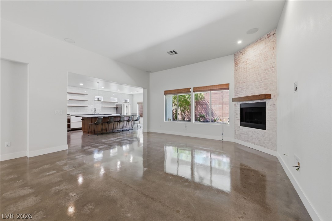 1053 Golden Splendor Court