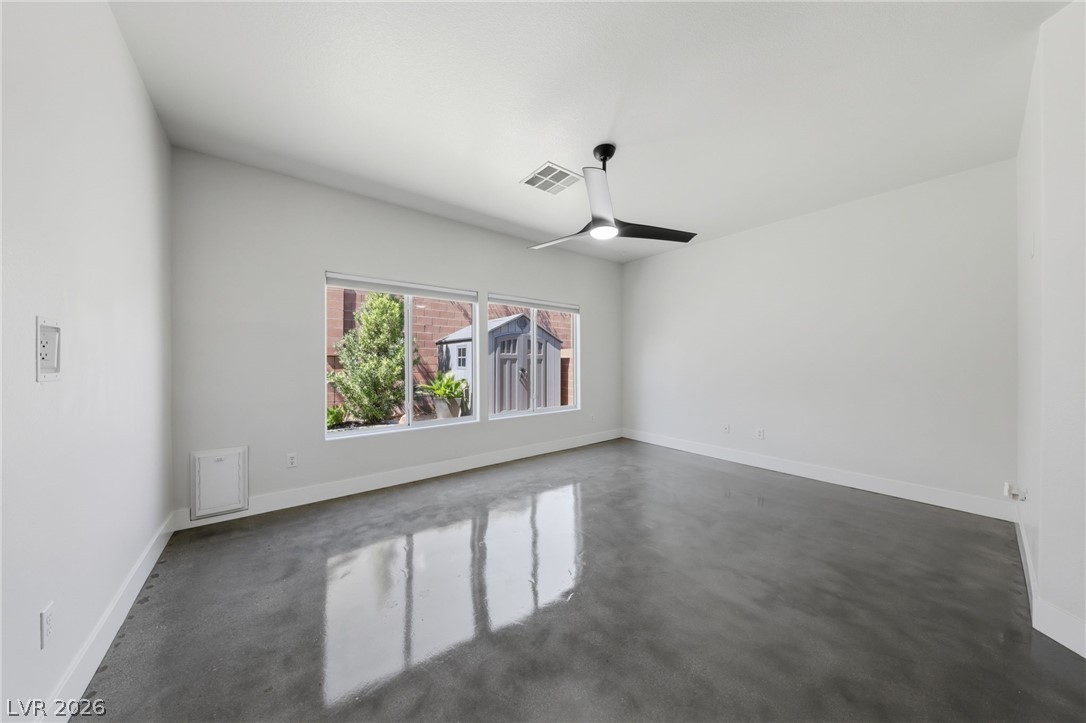 1053 Golden Splendor Court