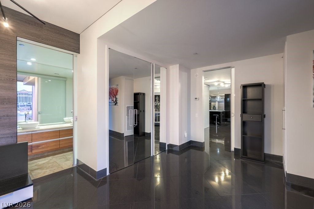 3722 Las Vegas Boulevard 907