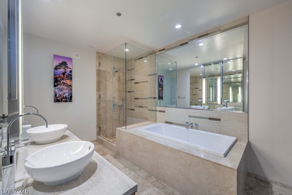 3722 Las Vegas Boulevard 907